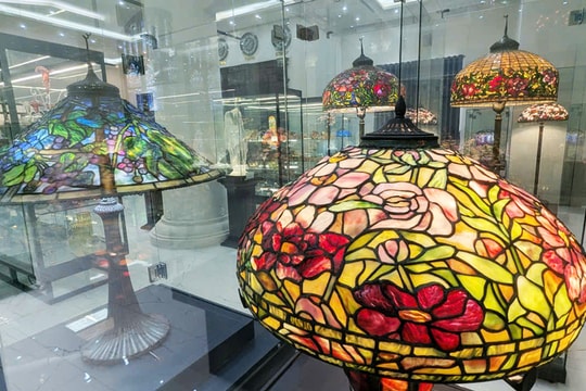 Bảo tàng thủy tinh và kính màu nghệ thuật đầu tiên tại Hà Nội