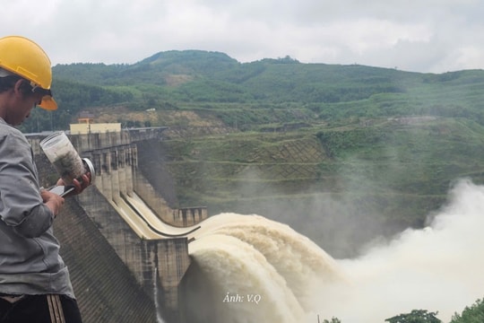 Đà Nẵng: Thủy điện Sông Tranh 2 xả tràn từ 220 - 1.500m3/s