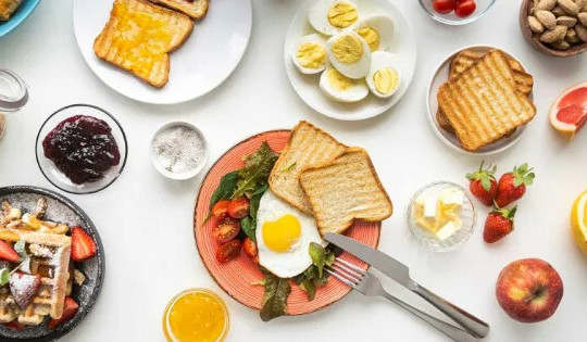 Những thực phẩm cần tránh ăn vào buổi sáng để bảo vệ men răng