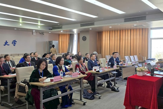 Khai giảng lớp bồi dưỡng về phát triển công nghiệp văn hóa cho cán bộ thành phố Hà Nội tại Bắc Kinh (Trung Quốc)