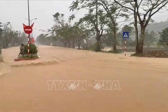 Thủ tướng Chính phủ yêu cầu chủ động ứng phó mưa lũ tại khu vực Trung Bộ