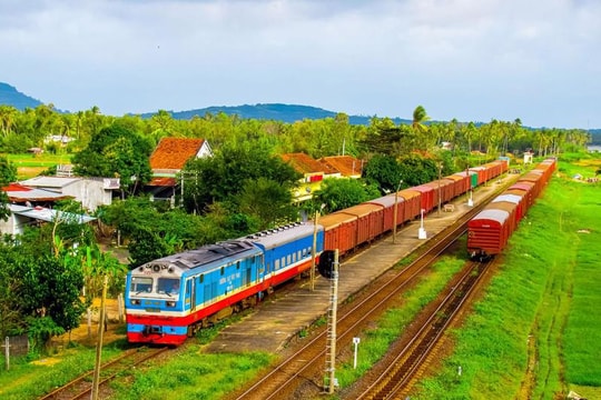 Khẩn trương hoàn tất thủ tục để khởi công tuyến đường sắt Lào Cai - Hà Nội - Hải Phòng vào ngày 19-12