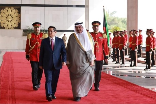 Thủ tướng Nhà nước Kuwait chủ trì lễ đón Thủ tướng Phạm Minh Chính