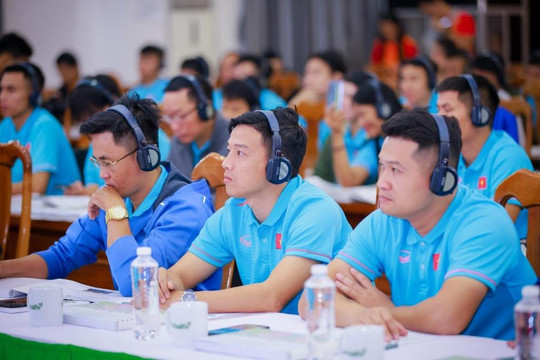 Liên đoàn Bóng đá Việt Nam đào tạo về dinh dưỡng cho huấn luyện viên và cầu thủ bóng đá