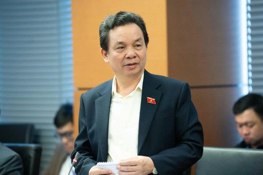 Đại biểu Quốc hội đề xuất triển khai sách giáo khoa điện tử từ năm 2030