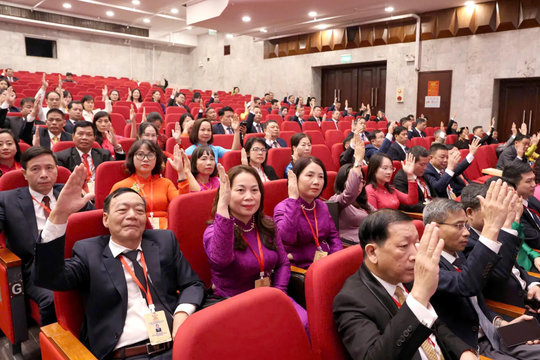 Biểu quyết nhất trí danh sách Ủy viên Ủy ban Mặt trận Tổ quốc Việt Nam TP Hà Nội khóa XVIII