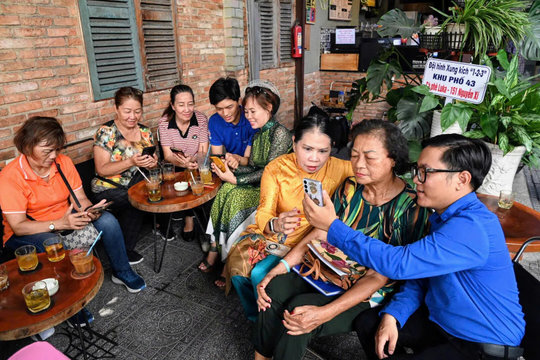 TP Hồ Chí Minh vận động người dân góp ý dự thảo văn kiện Đại hội XIV của Đảng qua VNeID
