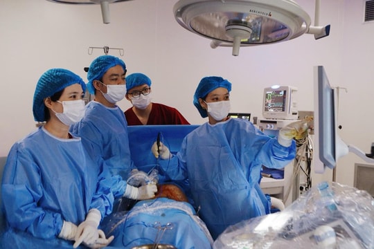 Cứu sống ca song thai không tim hiếm gặp