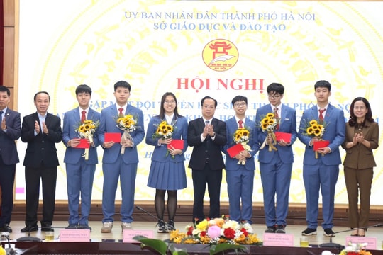 Hà Nội gặp mặt đội tuyển thi Olympic Khoa học trẻ quốc tế 2025