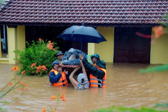Đặt nhiệm vụ bảo đảm an toàn tính mạng cho Nhân dân lên trên hết, trước hết