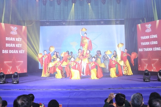 Chương trình nghệ thuật "Rạng rỡ niềm tin - Tỏa sáng Đại đoàn kết"