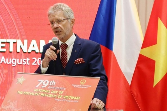 Chủ tịch Thượng viện Quốc hội Cộng hòa Séc bắt đầu thăm chính thức Việt Nam