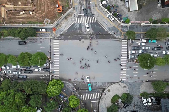 Camera AI phát hiện nhiều xe máy bị phạt nguội tại nút giao Phạm Văn Bạch