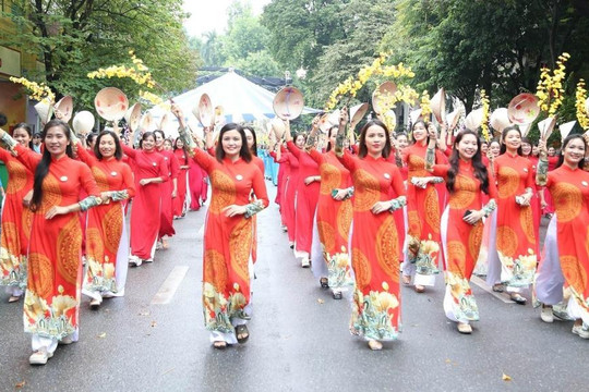 Từ ngày 20 và 21/11/2025, diễn ra Đại hội đại biểu phụ nữ thành phố Hà Nội lần thứ XVII, nhiệm kỳ 2025-2030 
