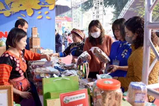 Hội chợ hàng Việt 2025: Công nhân được mua hàng thiết yếu giảm giá tối thiểu 10%