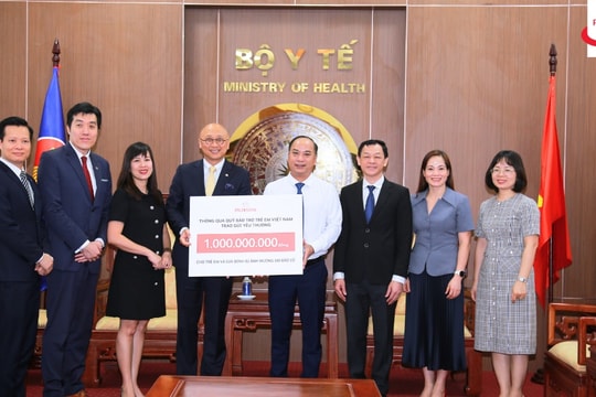 Prudential chi trả nhanh 3 trường hợp khách hàng bị ảnh hưởng bởi bão lũ tại miền Trung