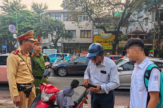 Hà Nội: Xử lý 332 học sinh, phụ huynh vi phạm giao thông trong 1 ngày