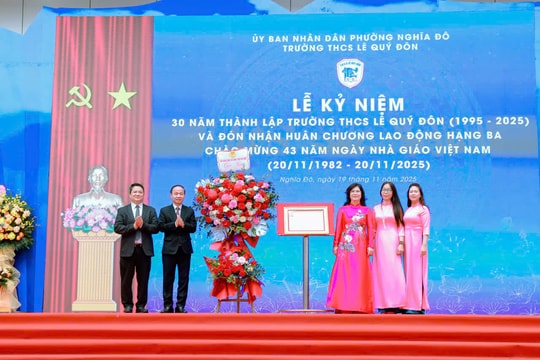 Trường THCS Lê Quý Đôn kỷ niệm 30 năm thành lập, đón Huân chương Lao động hạng Ba