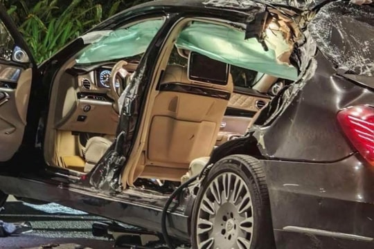 Người ngồi sau trong vụ tai nạn Maybach S600 không cài dây an toàn