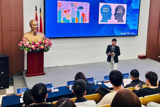 Sinh viên Thủ đô trang bị kiến thức kinh doanh và bán hàng trực tuyến