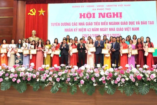 Xã Phúc Thọ tôn vinh đóng góp của đội ngũ nhà giáo, lan tỏa truyền thống hiếu học