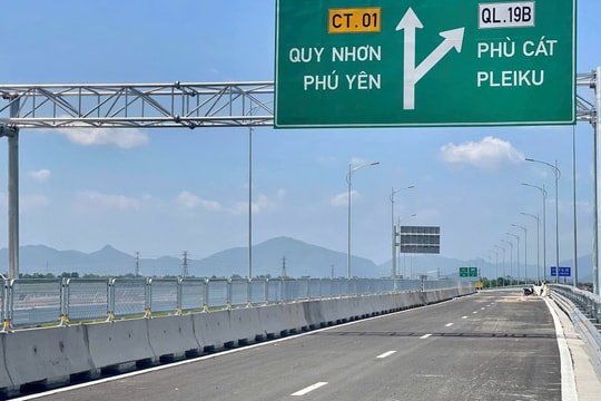 Thủ tướng đốc thúc việc chuẩn bị Lễ khánh thành, khởi công các công trình lớn chào mừng Đại hội Đảng lần thứ XIV