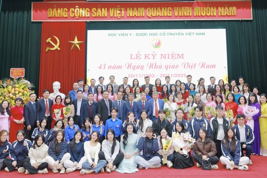 Học viện Y - Dược học cổ truyền Việt Nam kỷ niệm ngày nhà giáo