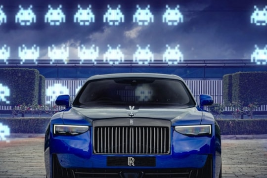 Rolls-Royce biến Ghost thành “cỗ máy game” phong cách 8-bit