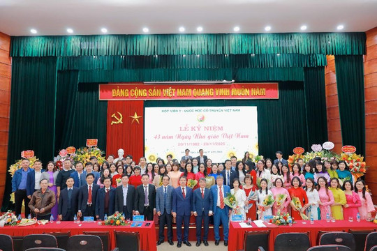Học viện Y - Dược học cổ truyền Việt Nam kỷ niệm 43 năm ngày Nhà giáo Việt Nam