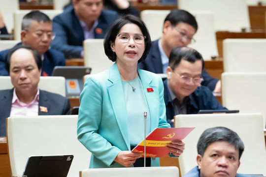 Không nên quy định cứng độ tuổi của học sinh lớp 10