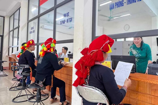 Lào Cai siết chặt trách nhiệm trong tiếp nhận và giải quyết hồ sơ trực tuyến