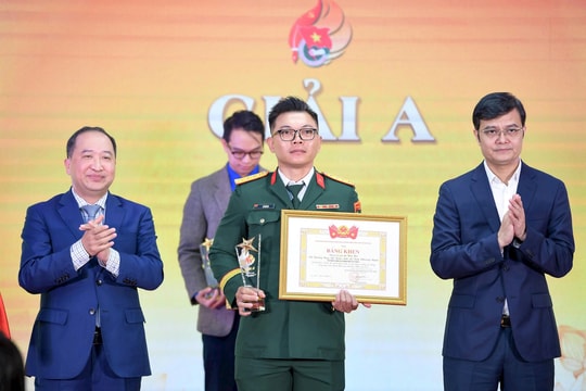 Trao 37 giải thưởng Cuộc thi chính luận bảo vệ nền tảng tư tưởng của Đảng