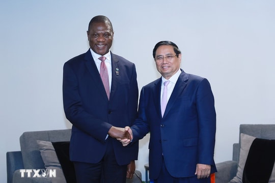 Thủ tướng Phạm Minh Chính tiếp Phó Tổng thống Cộng hoà Nam Phi Paul Mashatile