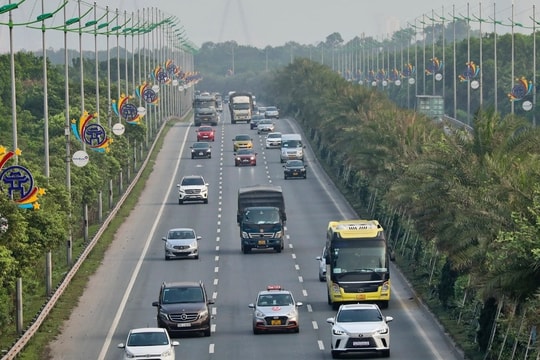 Hà Nội cấm xe tải, xe khách lưu thông ở làn 1 trục Nhật Tân - Nội Bài từ ngày 25-11