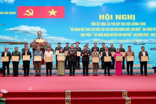Quân chủng Hải quân khen thưởng 77 cá nhân và tập thể