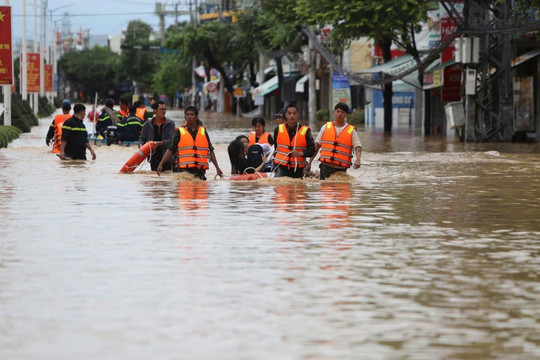 Thủ tướng Chính phủ Phạm Minh Chính: Tuyệt đối không để người dân bị cô lập mà không được cứu giúp kịp thời