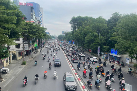 Thời tiết ngày 22/11/2025: Miền Bắc, Hà Nội rét khô, miền Trung mưa rất to