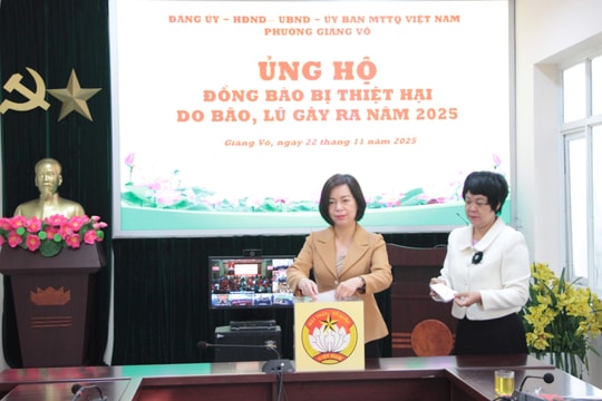 Các phường Giảng Võ, Ba Đình, Ngọc Hà ủng hộ đồng bào bị thiệt hại do mưa lũ