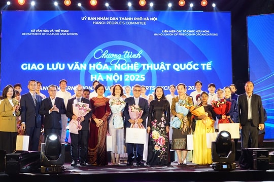 Sôi động, nhiều màu sắc chương trình Giao lưu văn hóa nghệ thuật quốc tế Hà Nội 2025