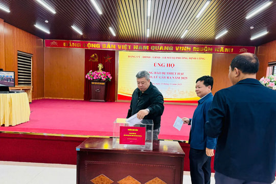 Phường Định Công ủng hộ đồng bào vùng bão lụt trên 30 triệu đồng