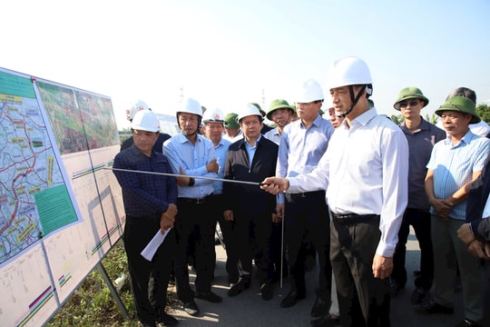 Bí thư Thành ủy Nguyễn Duy Ngọc kiểm tra tiến độ Dự án đường Vành đai 4 - Vùng Thủ đô
