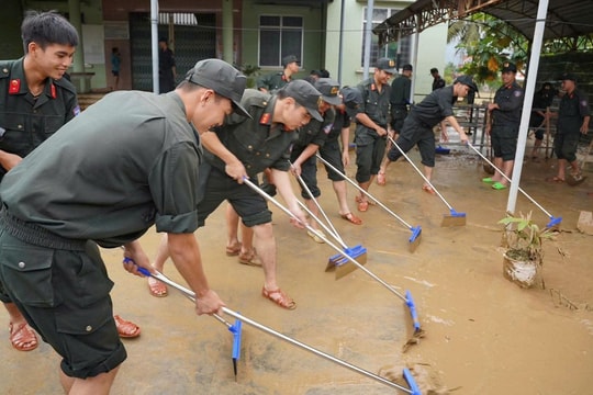 Tập trung khôi phục sản xuất kinh doanh, ổn định đời sống nhân dân sau mưa lũ