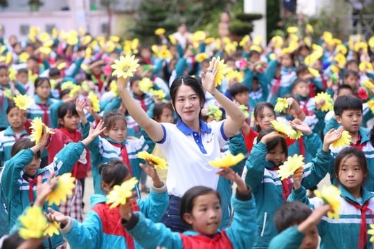 Thầy cô miền núi - Điểm sáng nơi gian khó Bài 5: Đồng hành cùng những lớp học bản xa