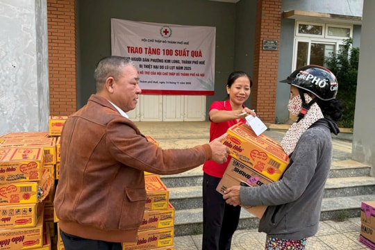 Hội Chữ thập đỏ Hà Nội kêu gọi hỗ trợ người dân chịu thiệt hại do bão lũ gây ra