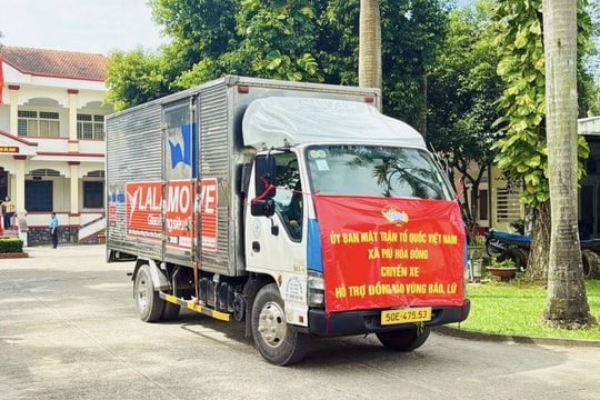 Hàng trăm tấn hàng hóa từ TP.HCM đã "cập bến" miền Trung