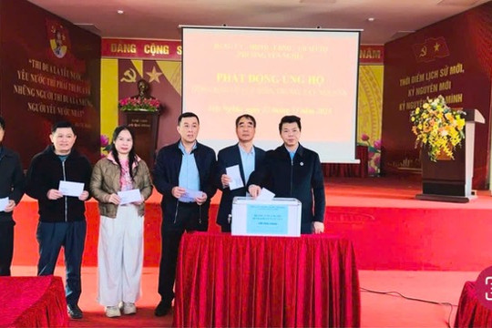 Phường Yên Nghĩa ủng hộ đồng bào miền Trung, Tây Nguyên khắc phục thiệt hại do mưa lũ