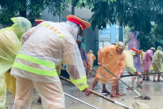 Tập trung khôi phục sản xuất kinh doanh, ổn định đời sống nhân dân sau mưa lũ