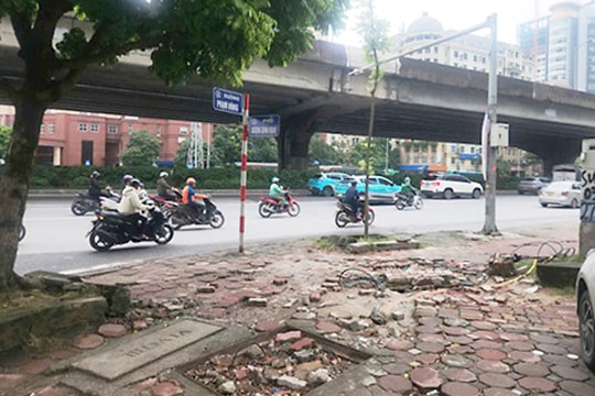 Cần khắc phục tình trạng vỉa hè sụt lún, xuống cấp