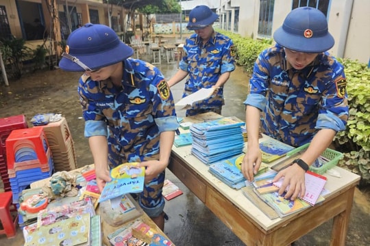 Vùng 4 Hải quân cử 1.500 cán bộ, chiến sĩ hỗ trợ người dân khắc phục hậu quả bão lũ