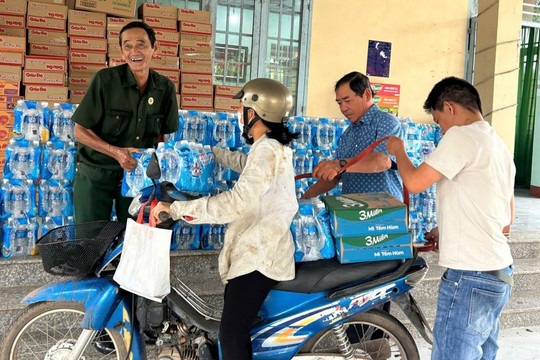 "Dòng chảy nghĩa tình" từ TP Hồ Chí Minh gửi về miền Trung